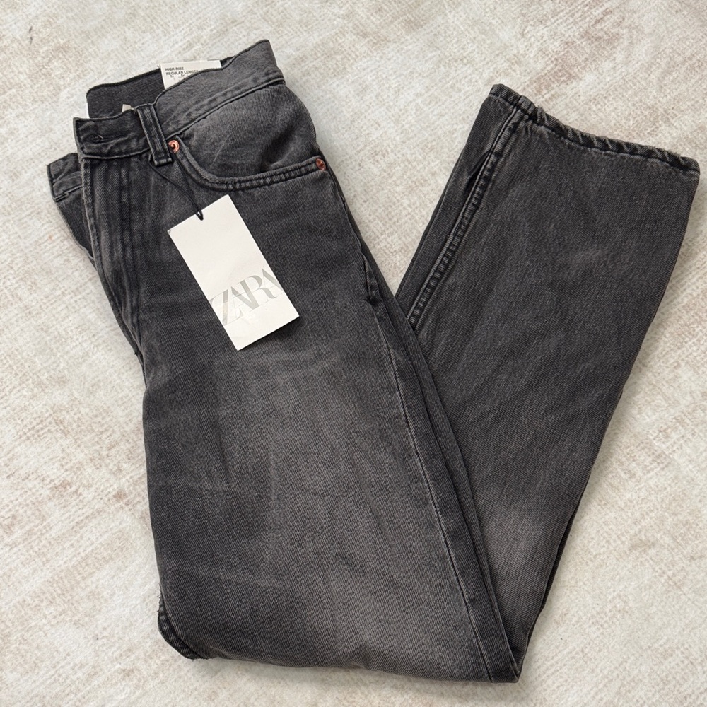 Zara Women’s Charcoal Straight Jeans